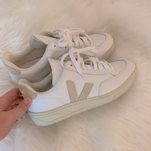 Veja V 12 sneakers size 7